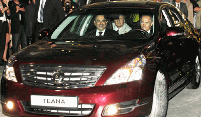 Премьер-министр России Владимир Путин и глава альянса Renault-Nissan.